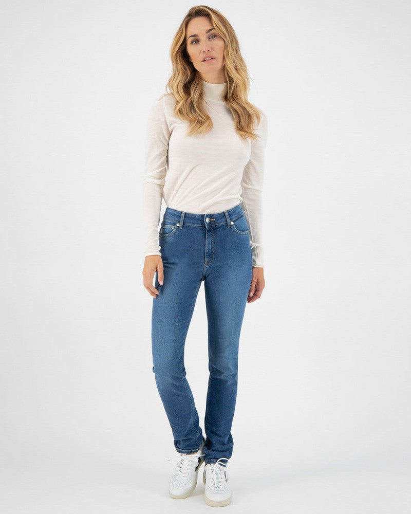 Regular Swan Jeans – Authentic Swan