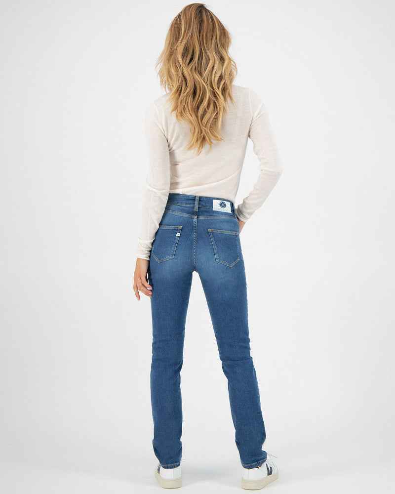 Regular Swan Jeans – Authentic Swan