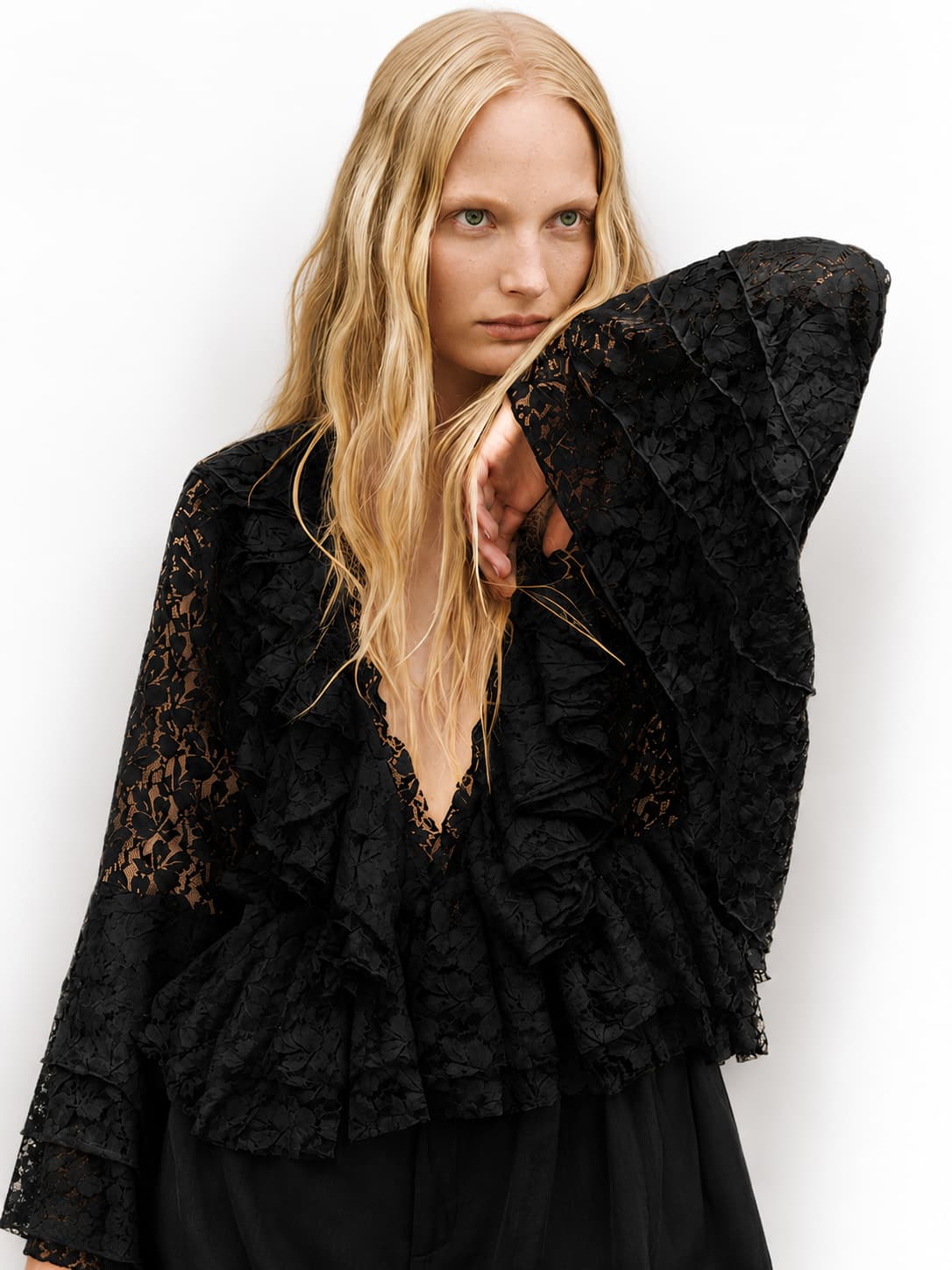 LACE BELLA BLOUSE BLACK