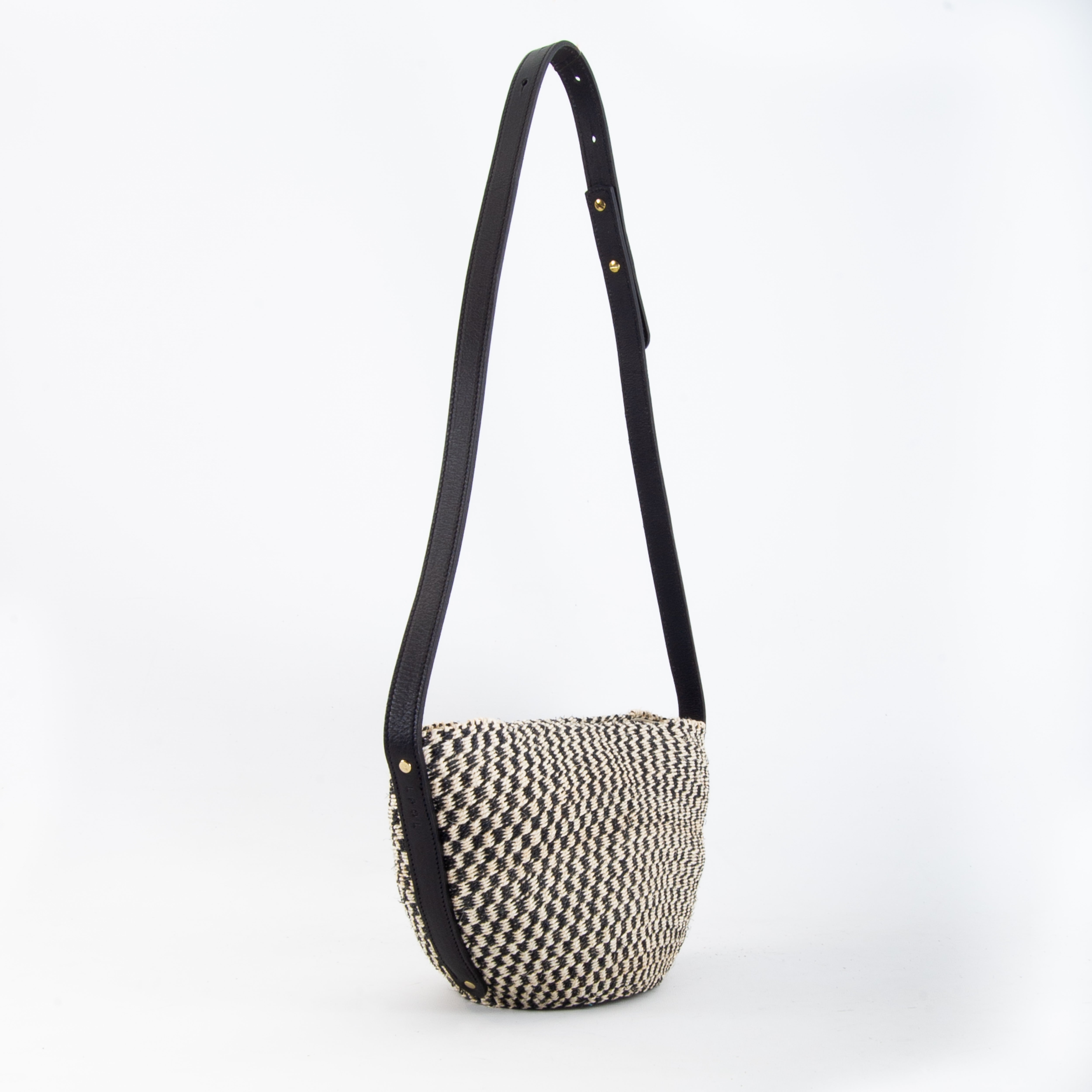 Crossbody Basket Black