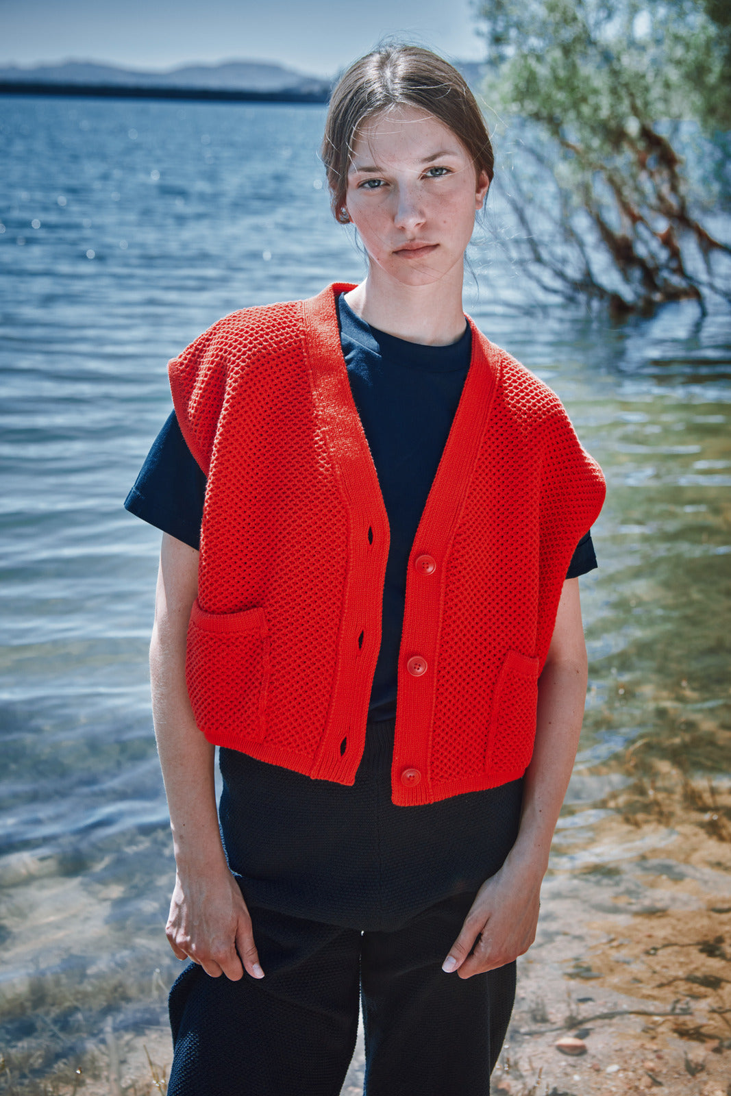 ELEONORE Sleeveless V-Neck Cardigan in Organic Cotton - Red