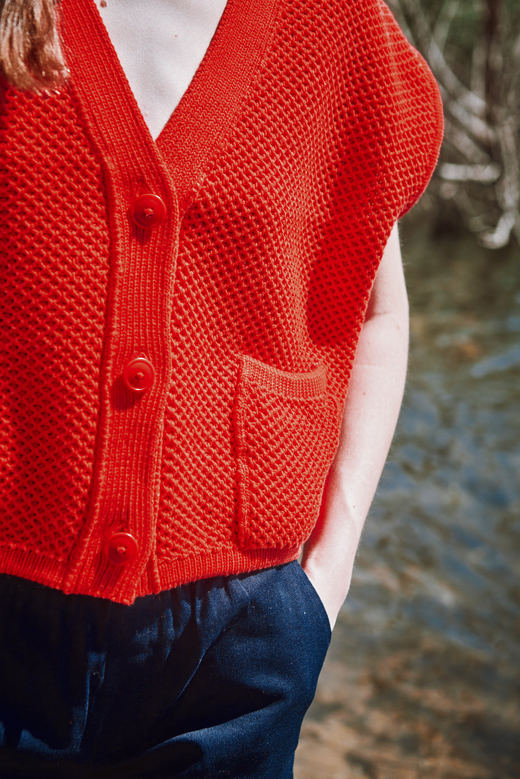 ELEONORE Sleeveless V-Neck Cardigan in Organic Cotton - Red