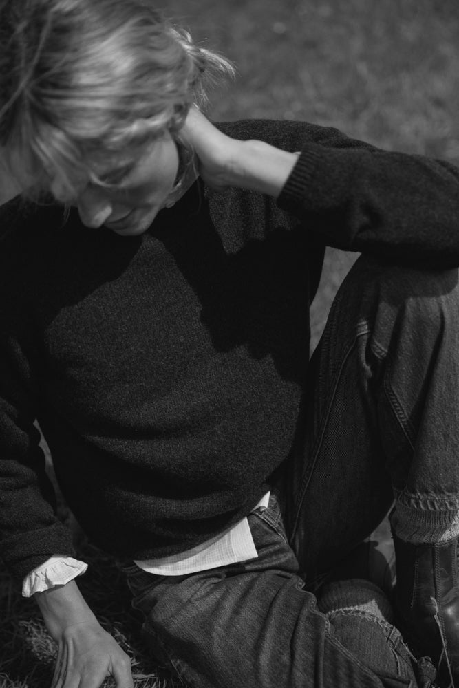 Cashmere Classic Crewneck Charcoal