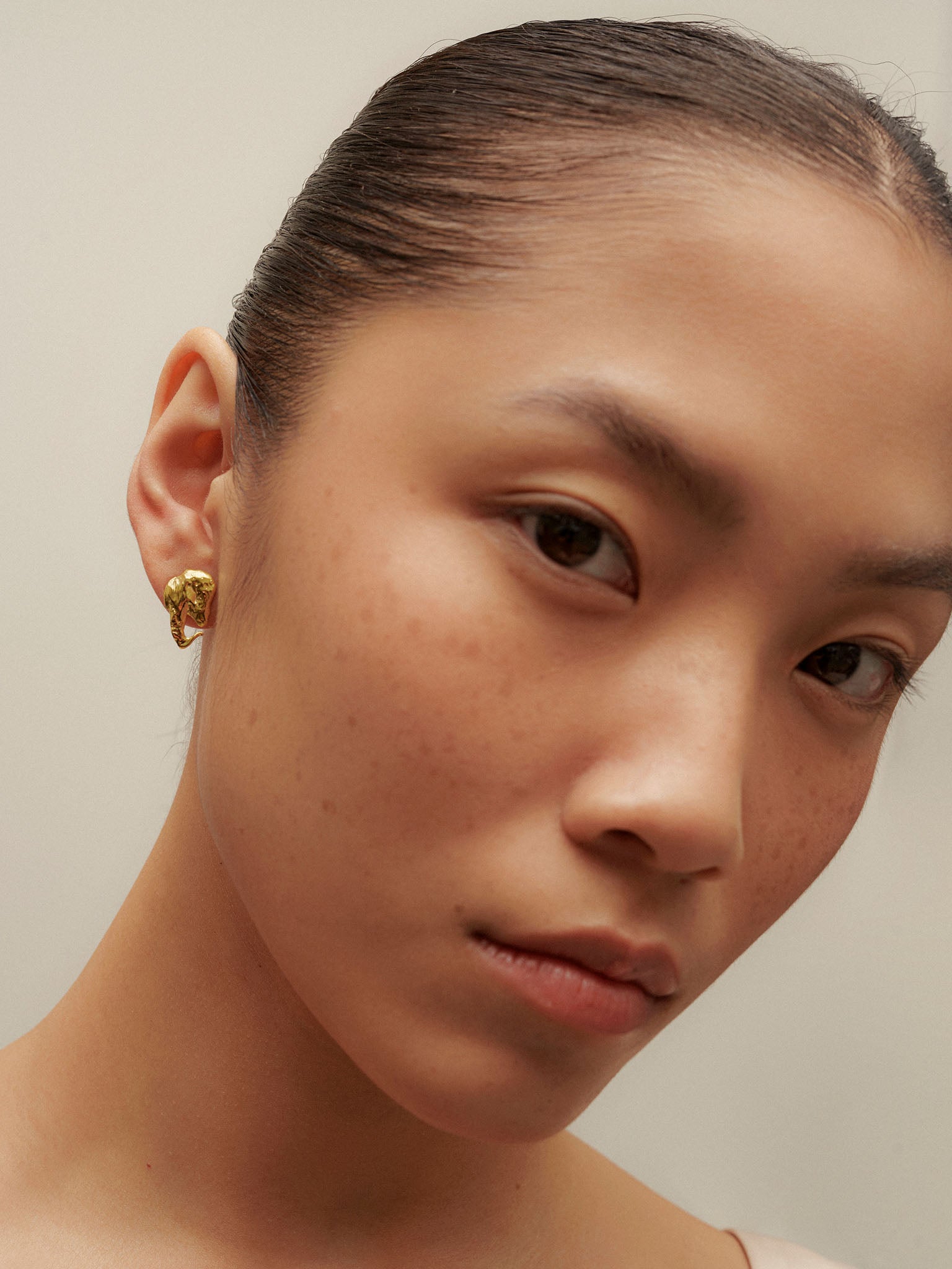 Euphoria Elephant Earrings Gold