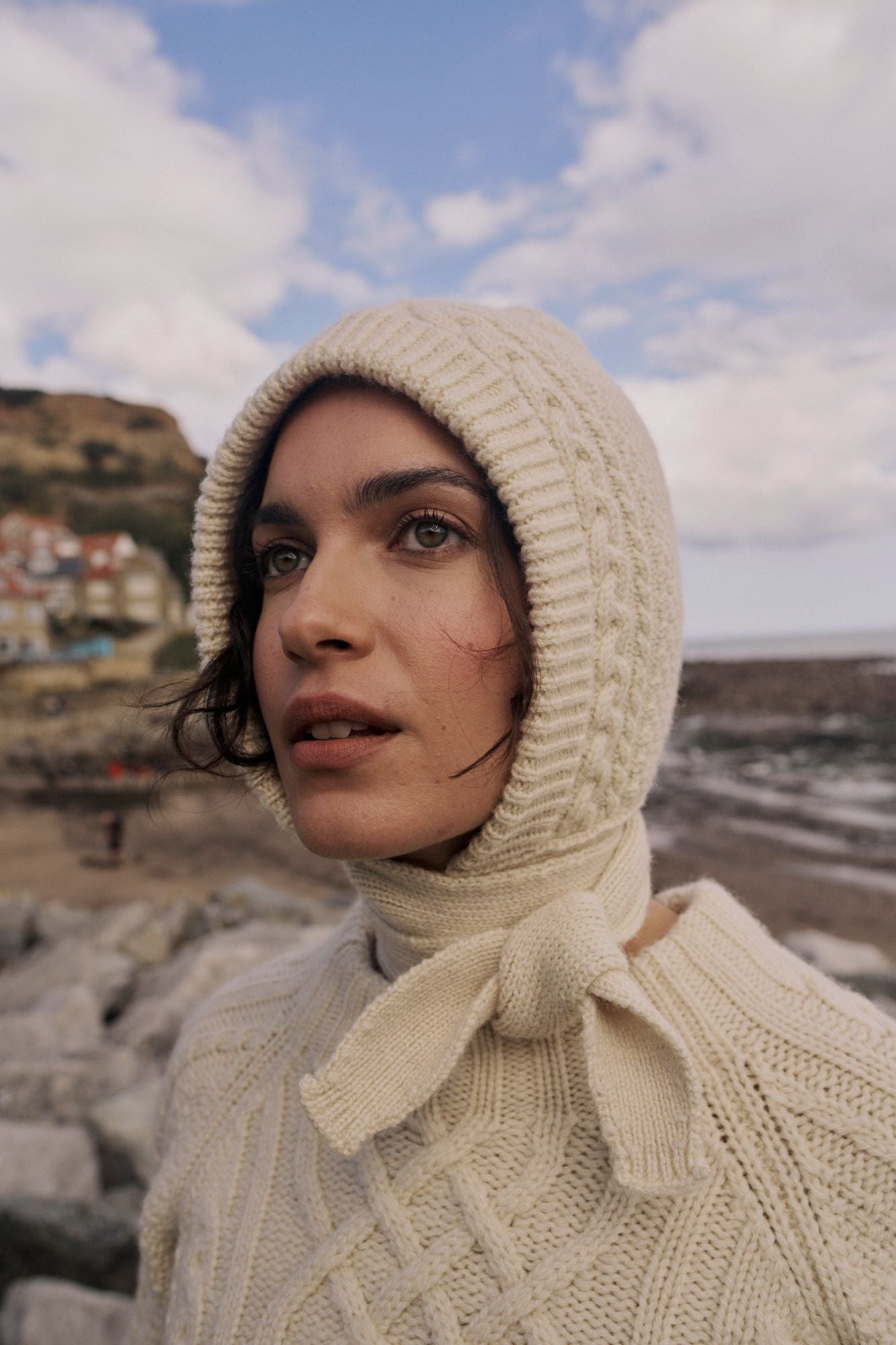 Whitby Bonnet in Ecru