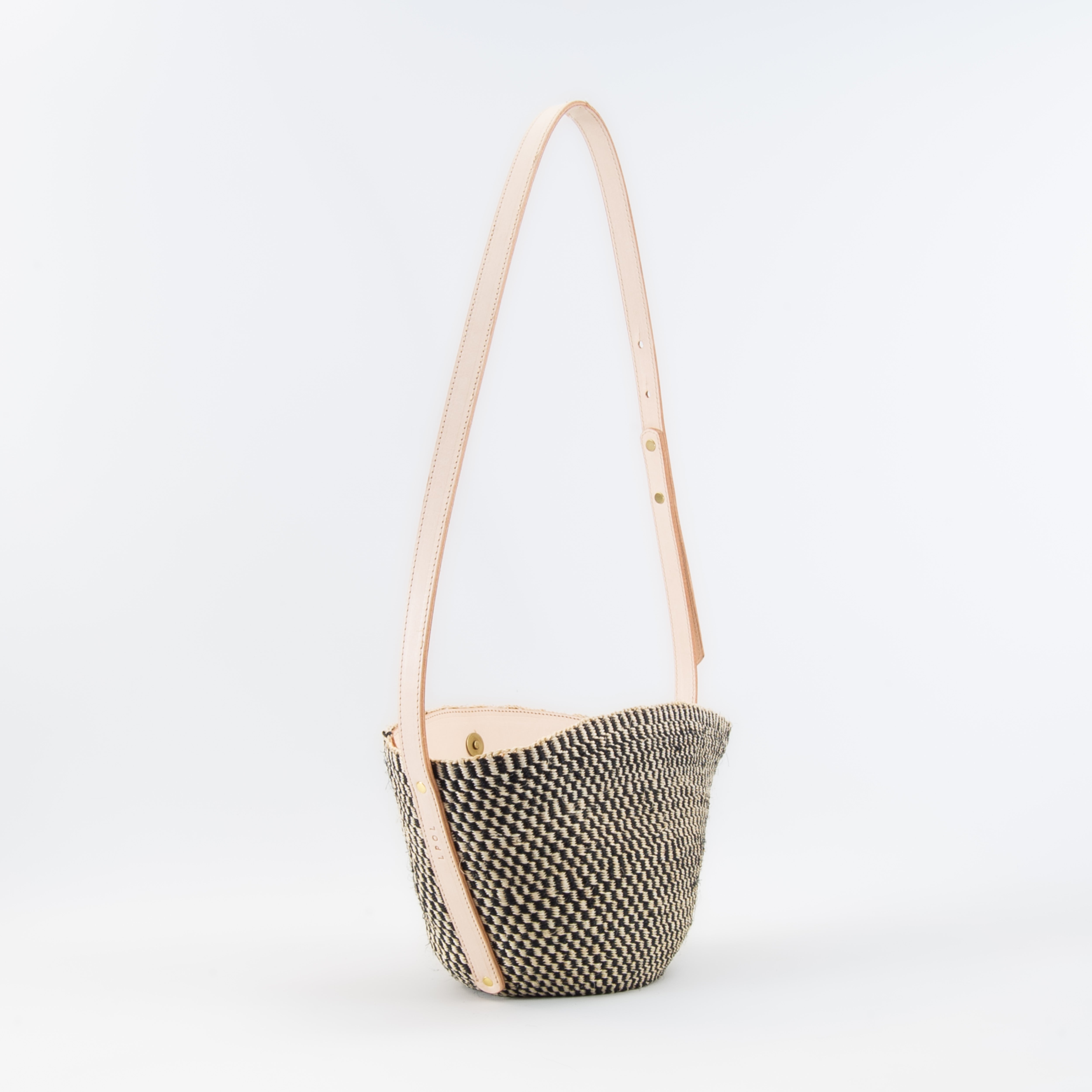 Crossbody Basket Natural