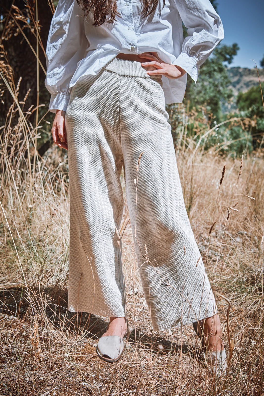 LOUISA Cropped Pants in Organic Cotton - Off-White