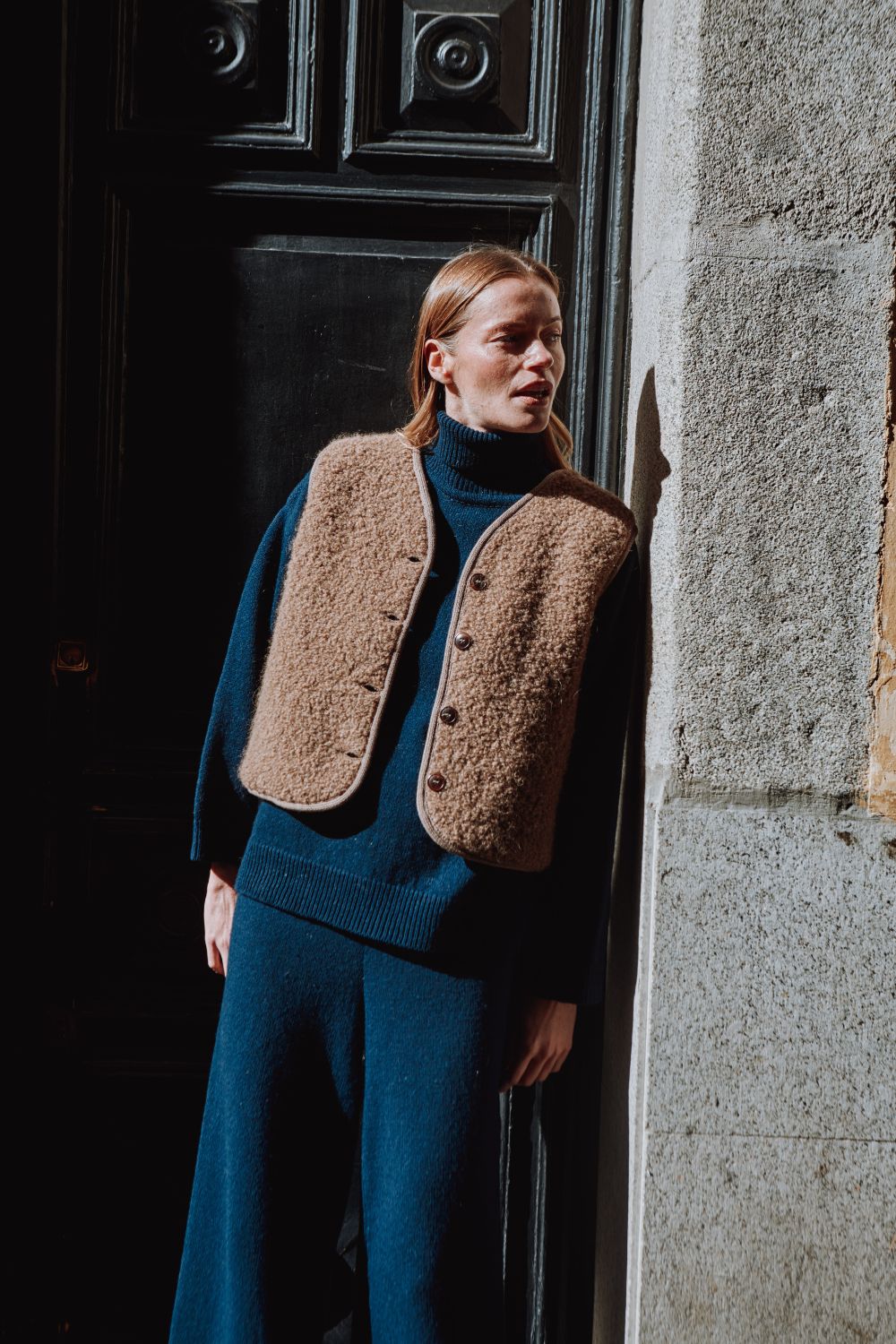 LUCE Shepherd's Vest in Curly Alpaca - Marron Glacé