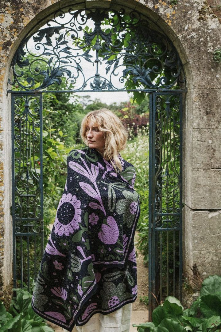 Bourton Blanket | Blackberry