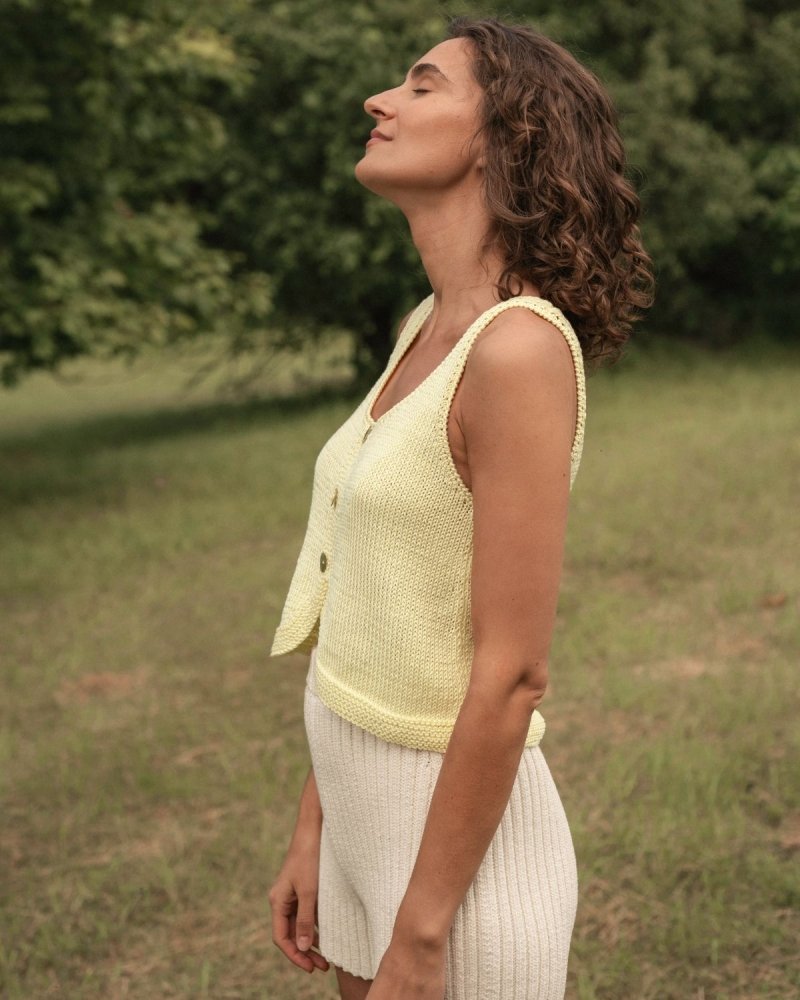 Vėdrynas: Butter Yellow Cotton Top