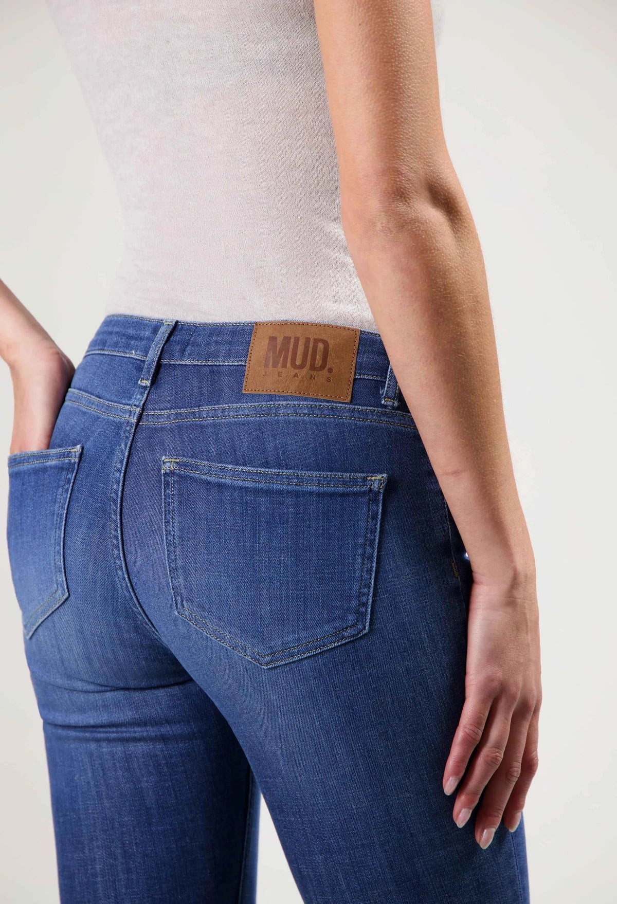 Faye Straight Jeans – Stone Indigo