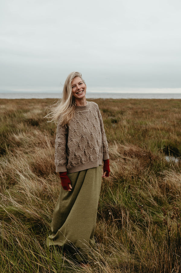 The Piel British Wool Cable Sweater in Undyed - Ecru