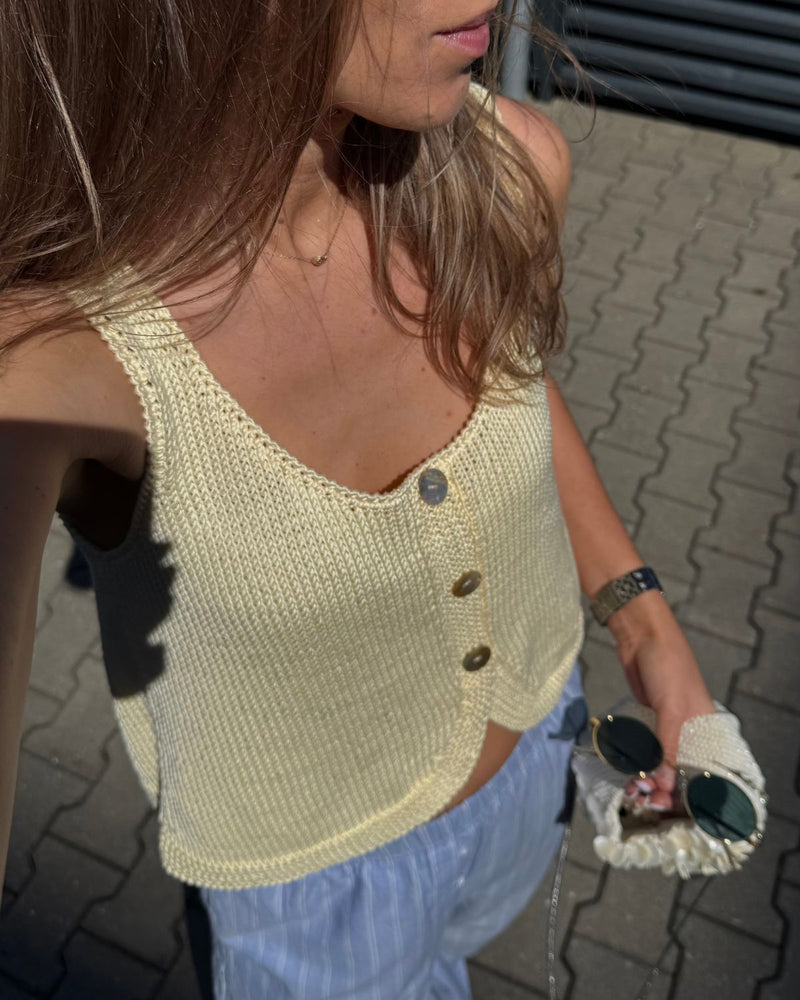 Vėdrynas: Butter Yellow Cotton Top