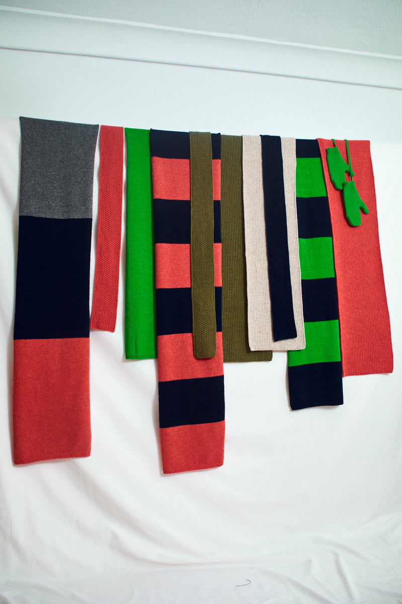 SOLANGE Mega Scarf in Merino Wool - Navy-Parrot-Green