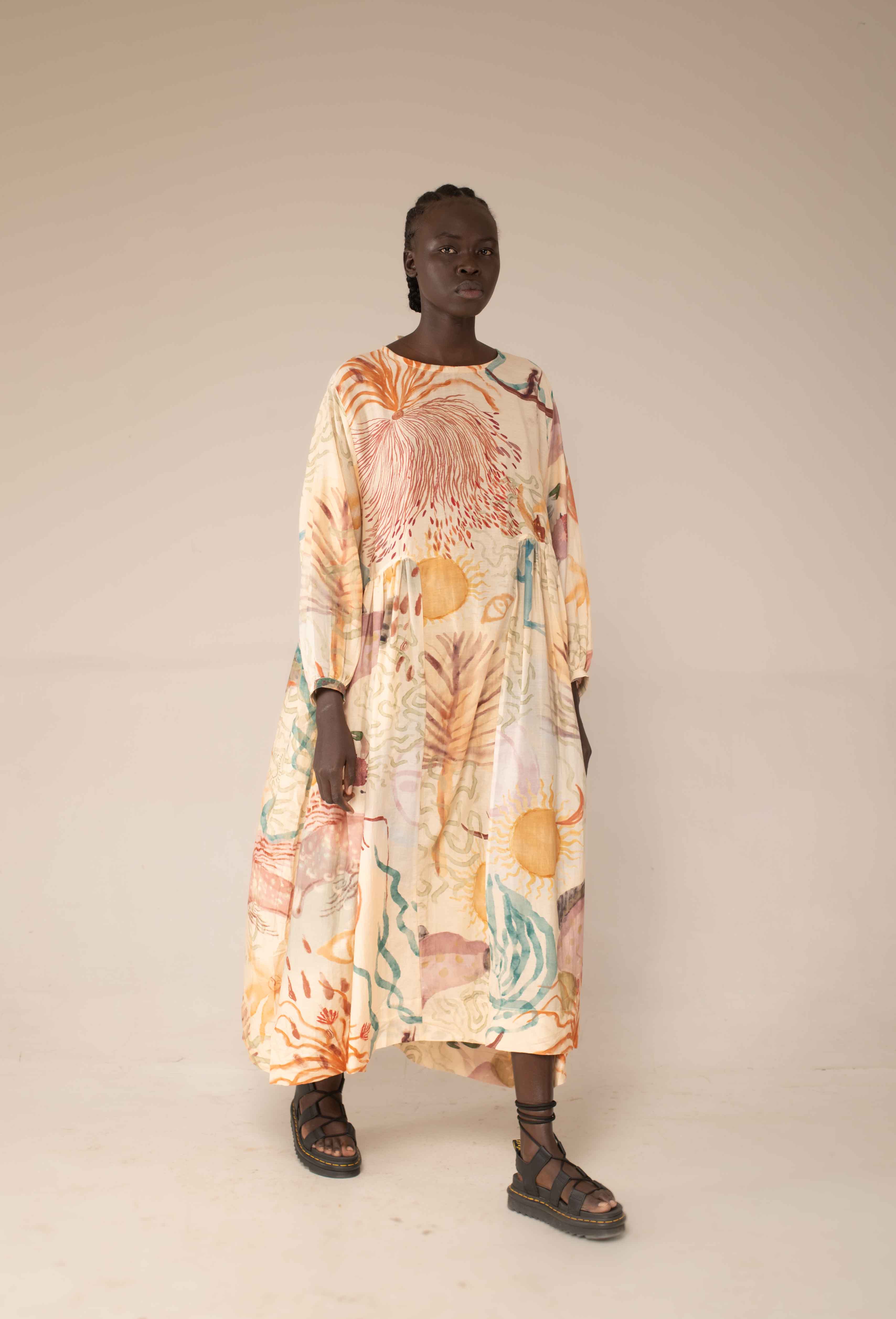 Balloon dress - Rain collector