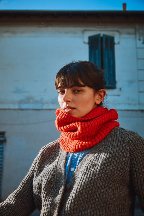 AMANDINE Neckwarmer Scarf in Merino Wool - Red -  Spanish Merino Wool Cardigan - L'Envers