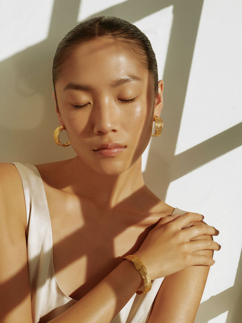 Archaic Chunky Hoop Earrings Gold