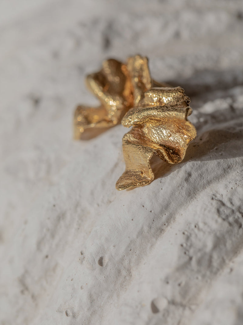 Artemis Wave Earrings Gold