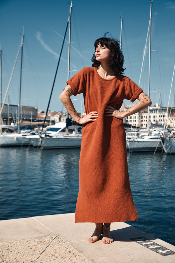 CARLA T-Shirt Dress in Organic Cotton - Earth Red