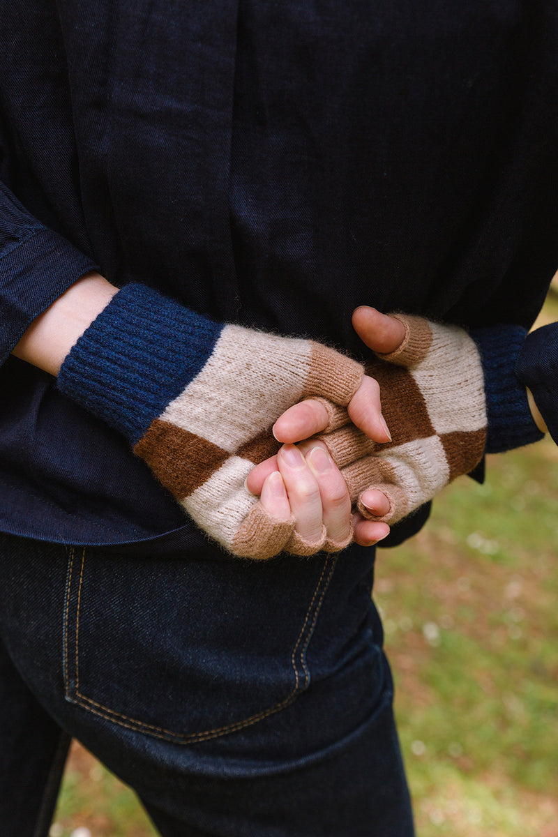 Check Fingerless Glove - Skewbald