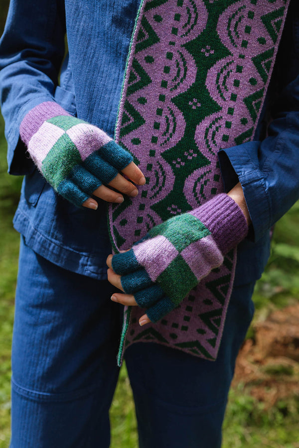 Wychwood Fingerless Gloves – Wisteria