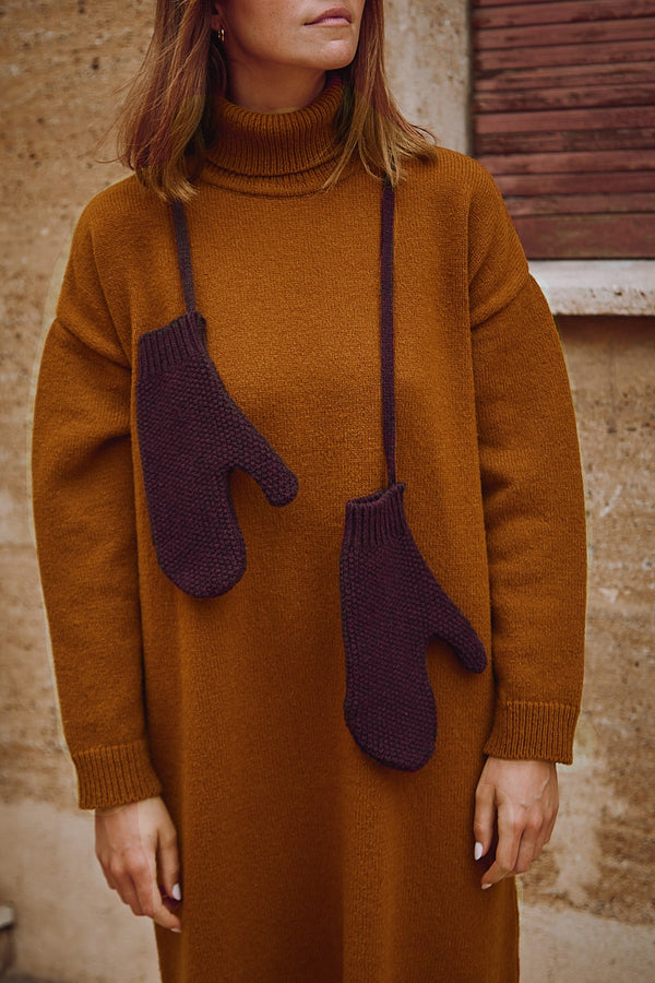 ELENA Mittens in Plum - 100% Cruelty Free Merino Wool | L'Envers