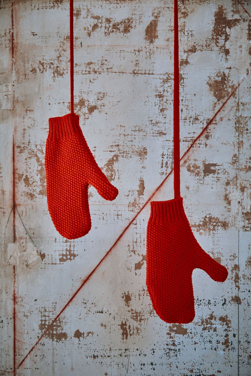 ELENA Mittens in Red - 100% Cruelty Free Merino Wool | L'Envers