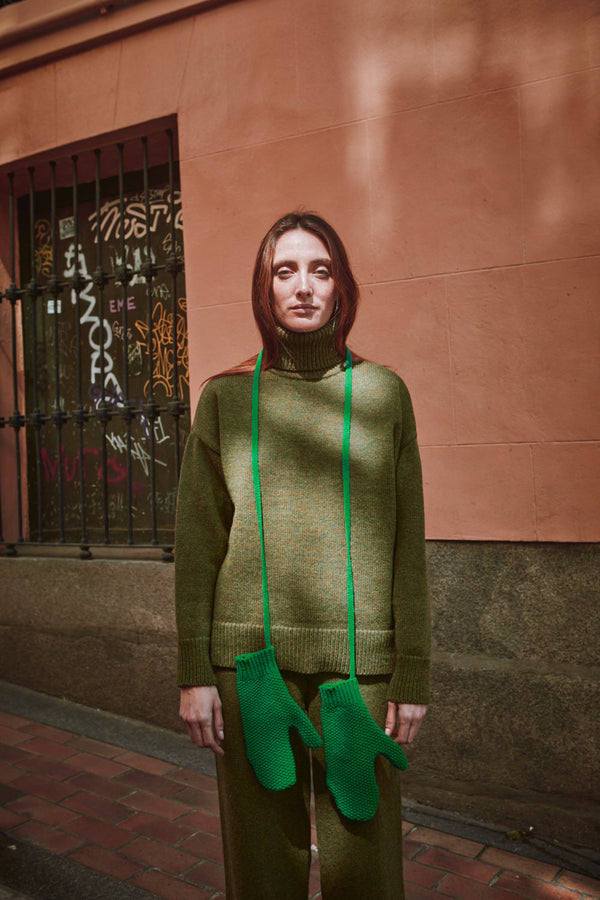 ELENA Wool Mittens - Parrot Green (Delivered by Xmas)