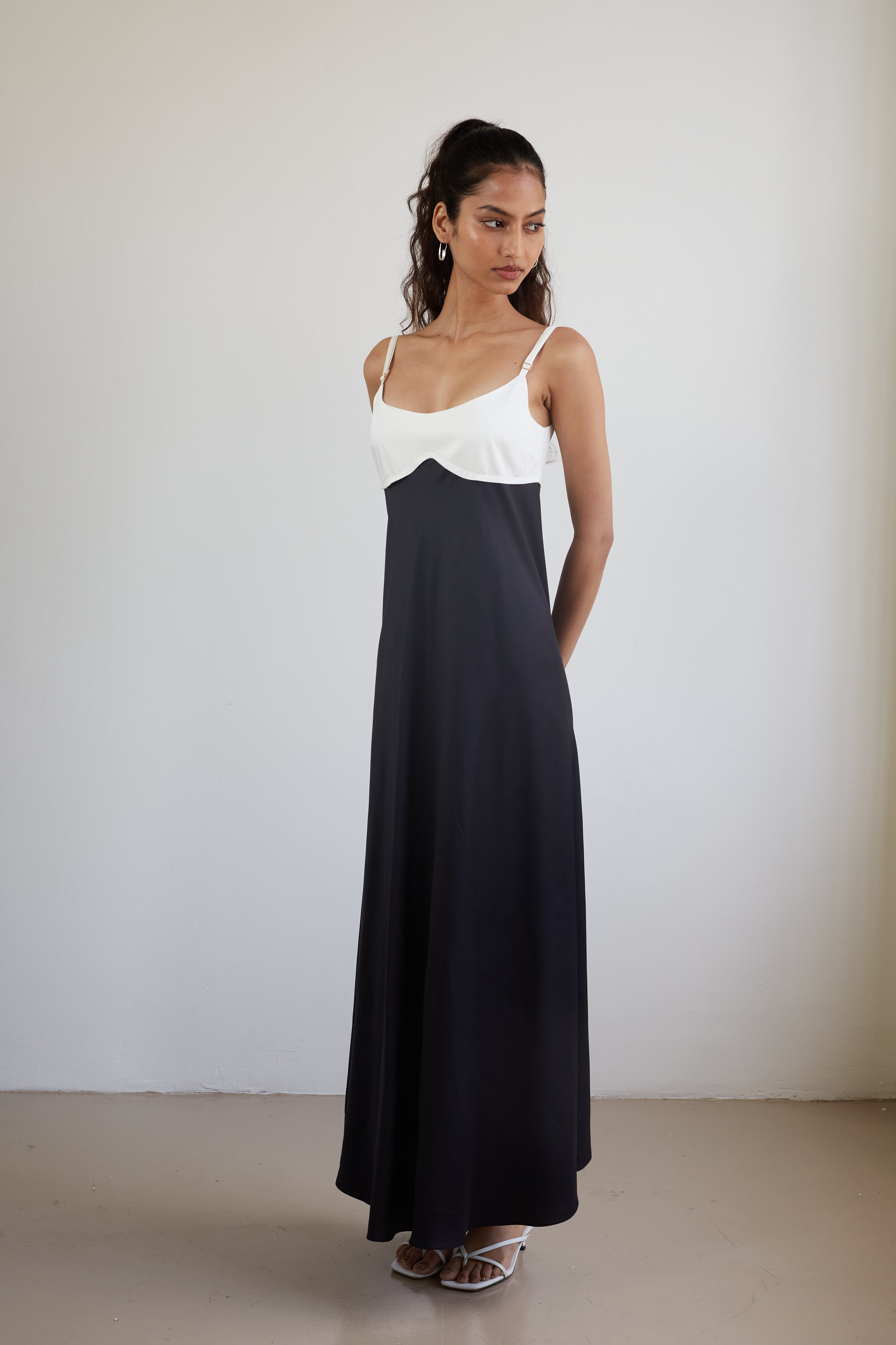 Persephone Bodice Maxi Dress in Blanc/Noir
