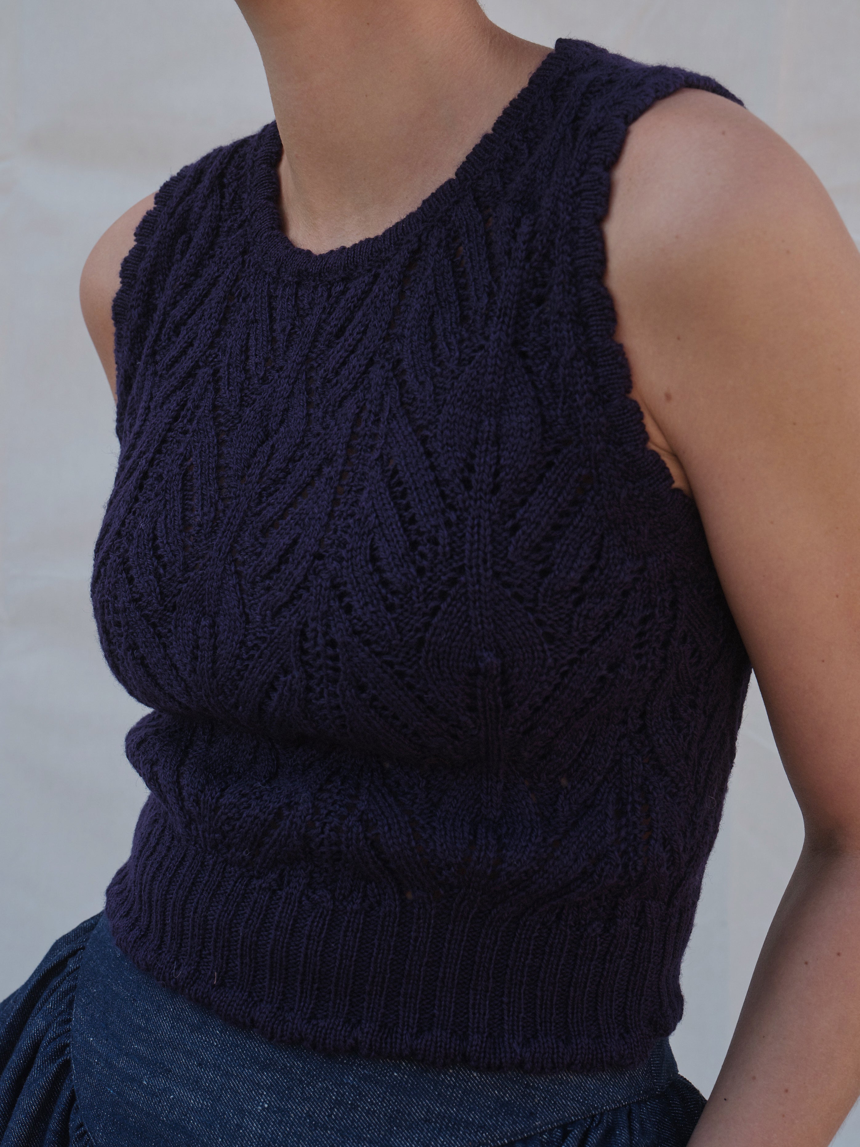 Wyre Vest in Damson