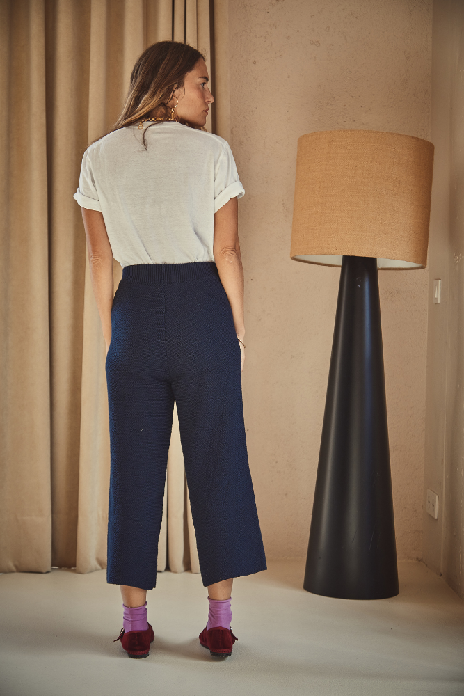 LOUISA Cropped Pants in Organic Cotton - Navy - L'Envers