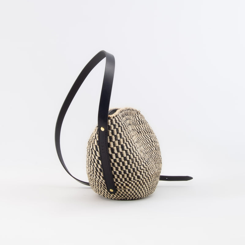 Crossbody Basket Black