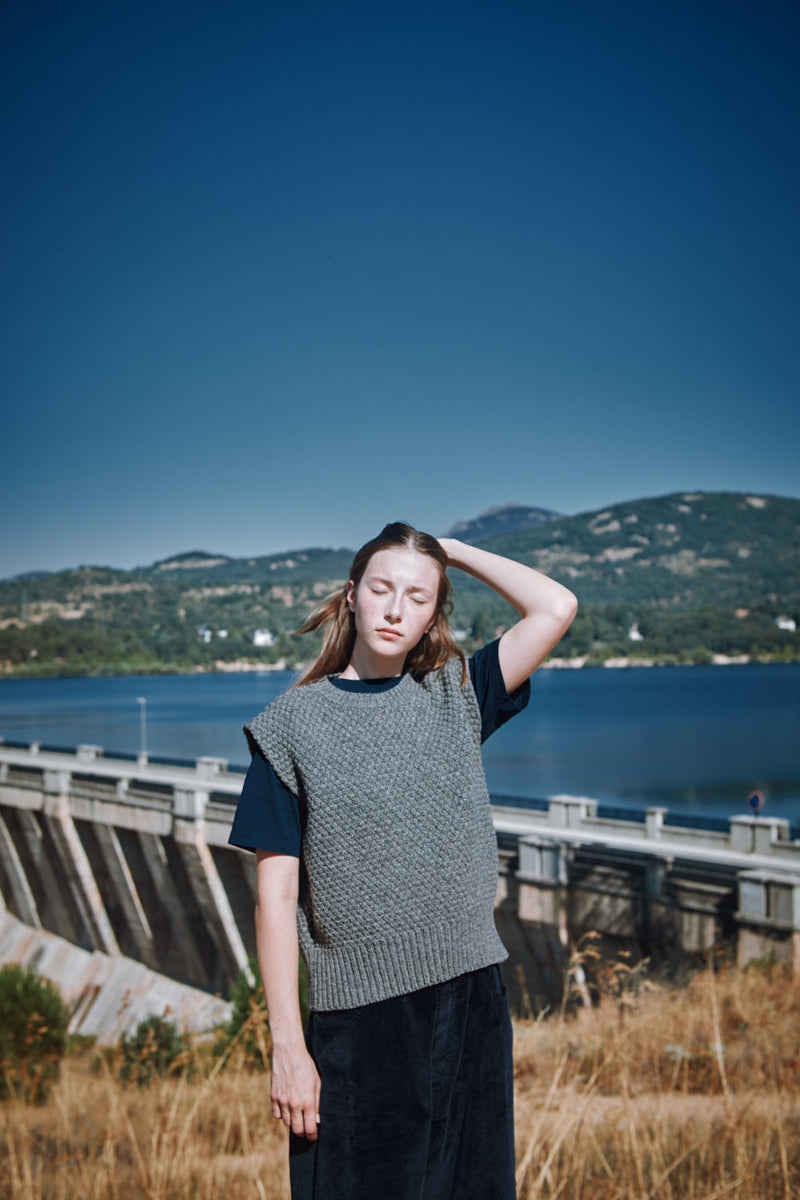 MAIA Sleeveless Sweater in Merino Wool - Ash Grey