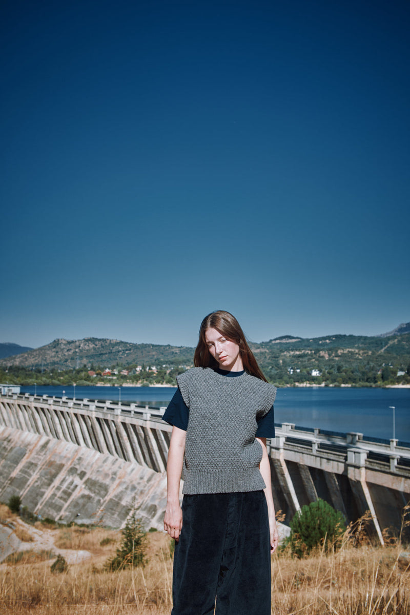 MAIA Sleeveless Sweater in Merino Wool - Ash Grey