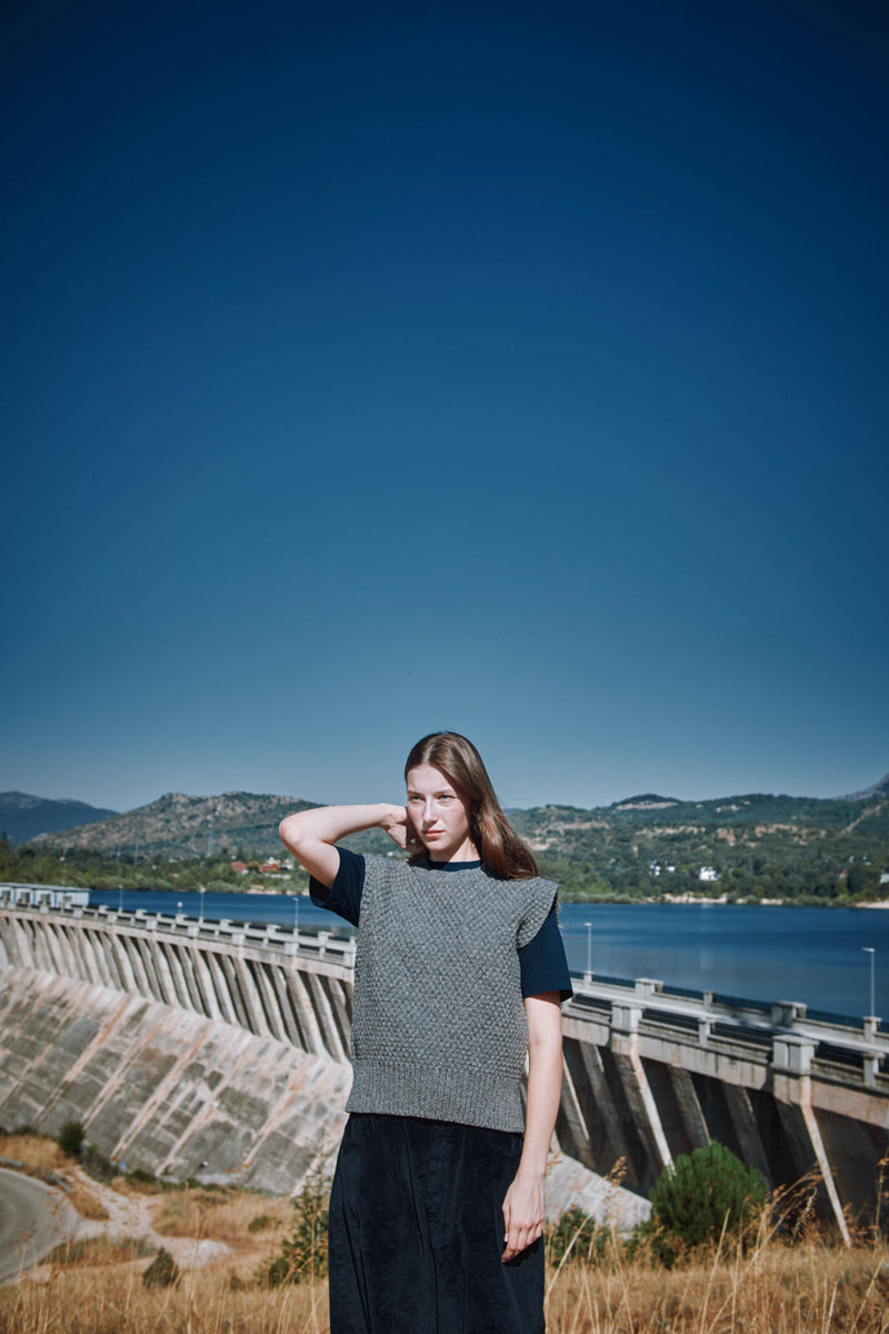 MAIA Sleeveless Sweater in Merino Wool - Ash Grey