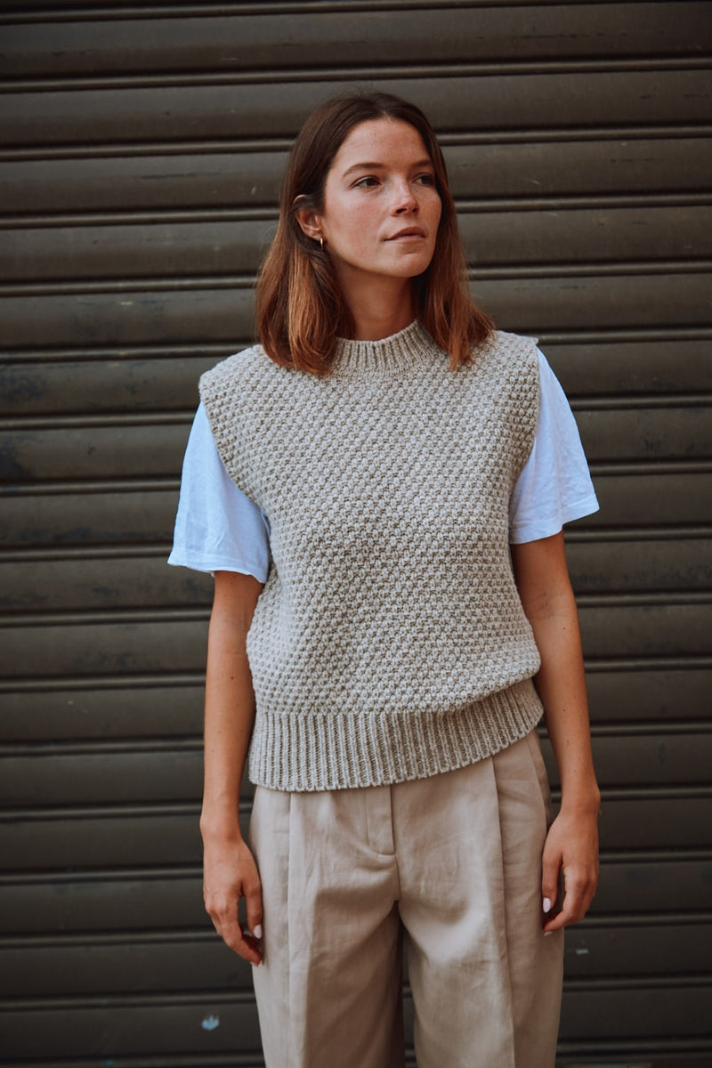 MAIA Sleeveless Sweater in Merino Wool - Beige, 100% cruelty-free and sustainable knitwear- L'envers