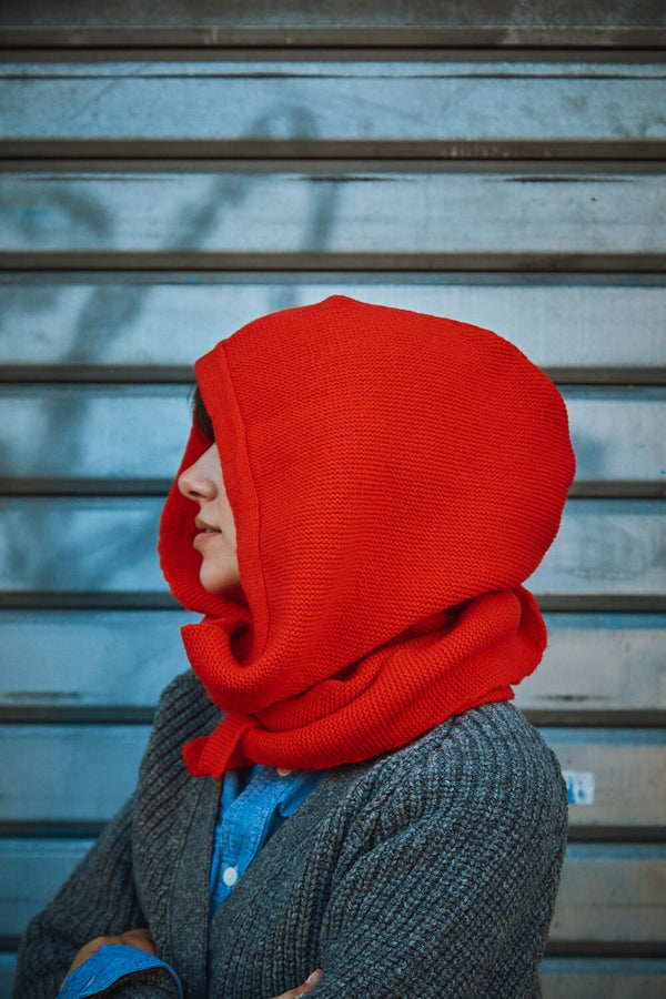 ROMANE 2-in-1 Scarf-Hat in Merino Wool - Red - 100% cruelty- free and sustainable knitwear - L'envers 