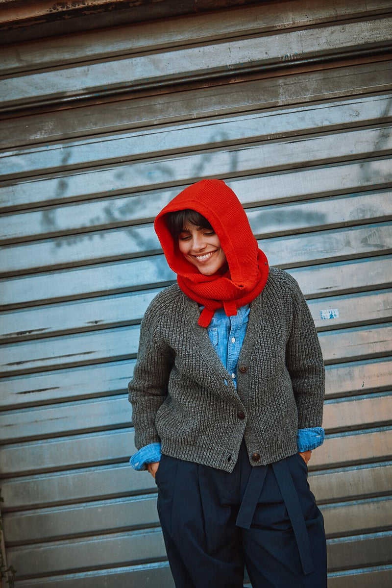 ROMANE 2-in-1 Scarf-Hat in Merino Wool - Red - 100% cruelty- free and sustainable knitwear - L'envers 