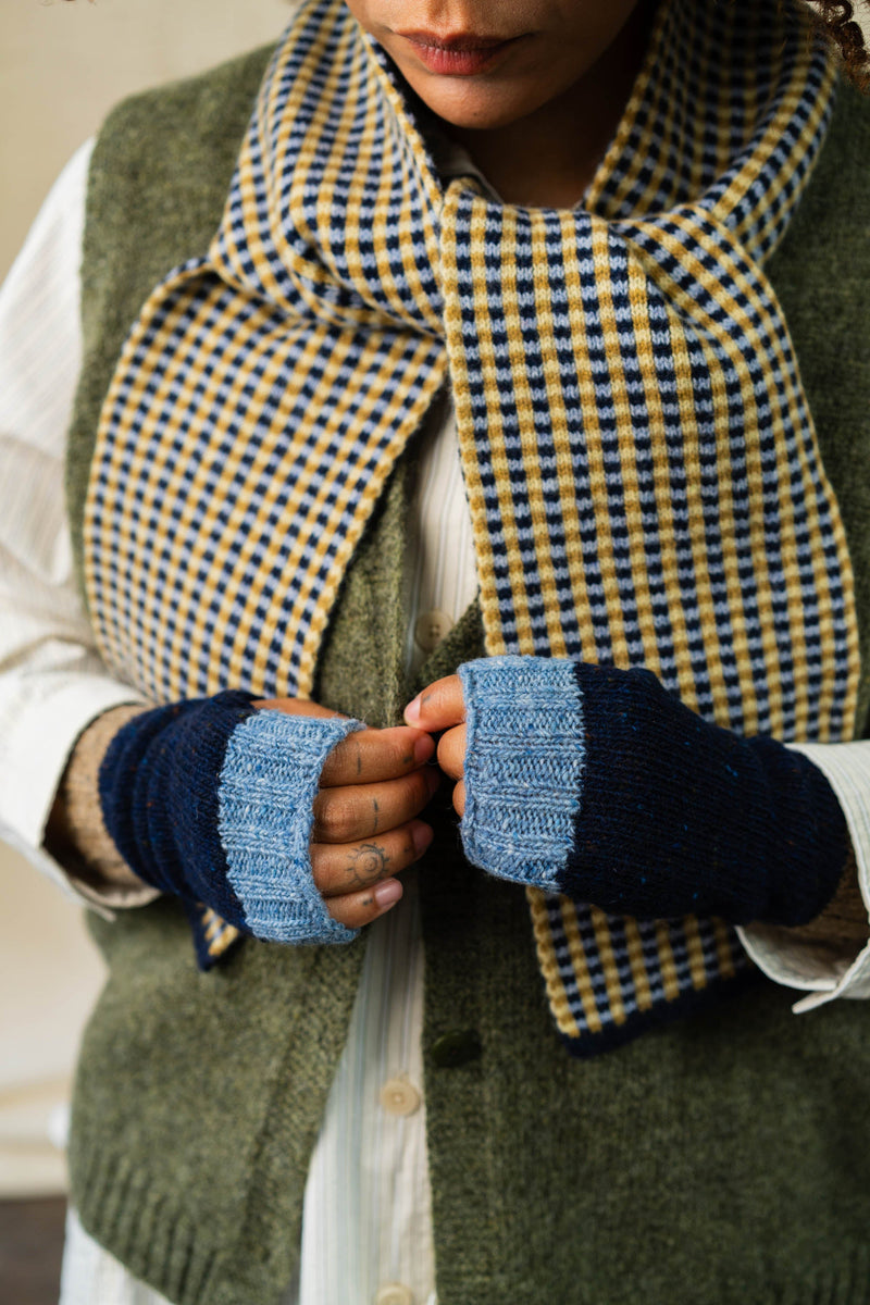 Small Check Scarf | Navy