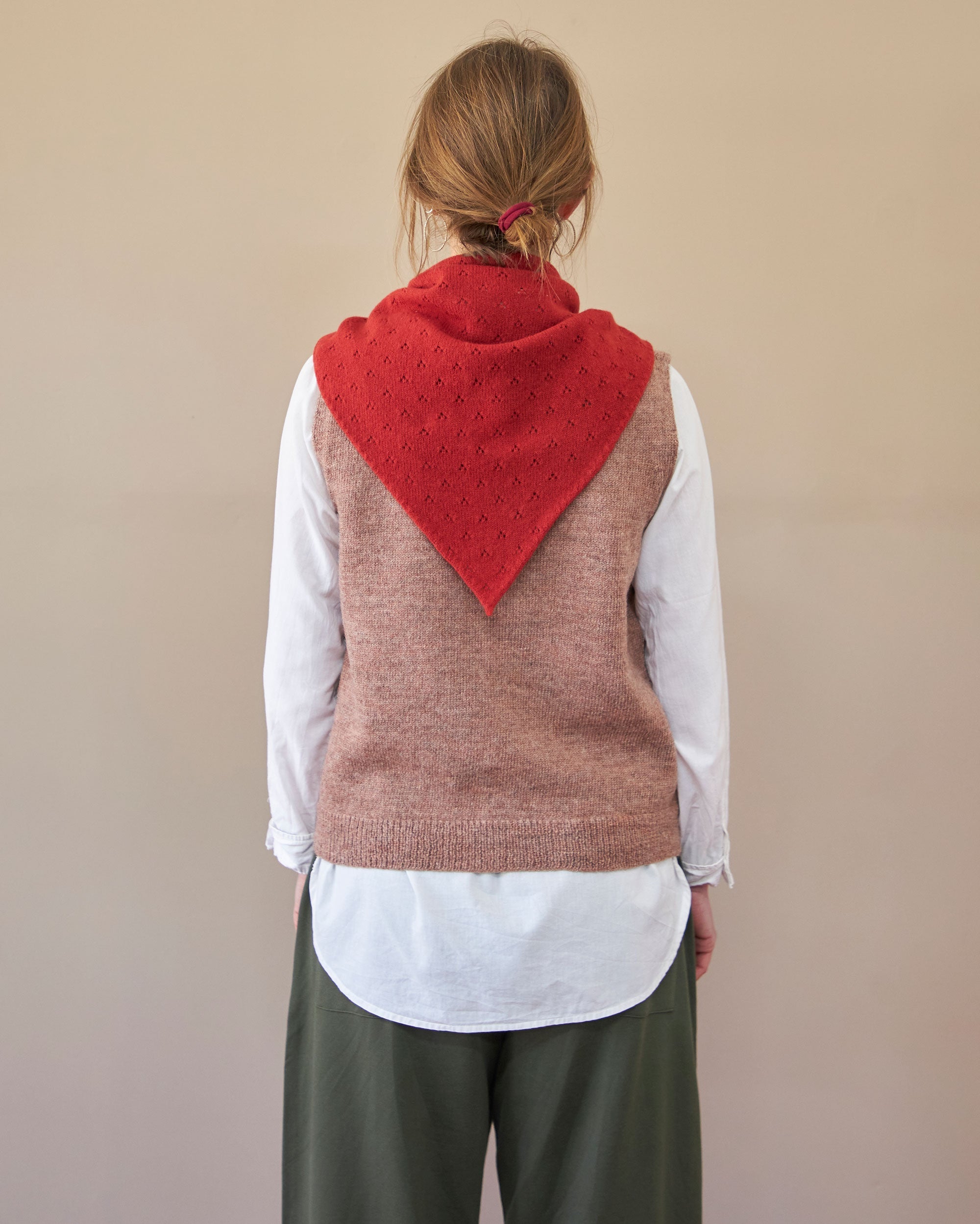 Soft lambswool neckerchief knitted in true red made in the UK