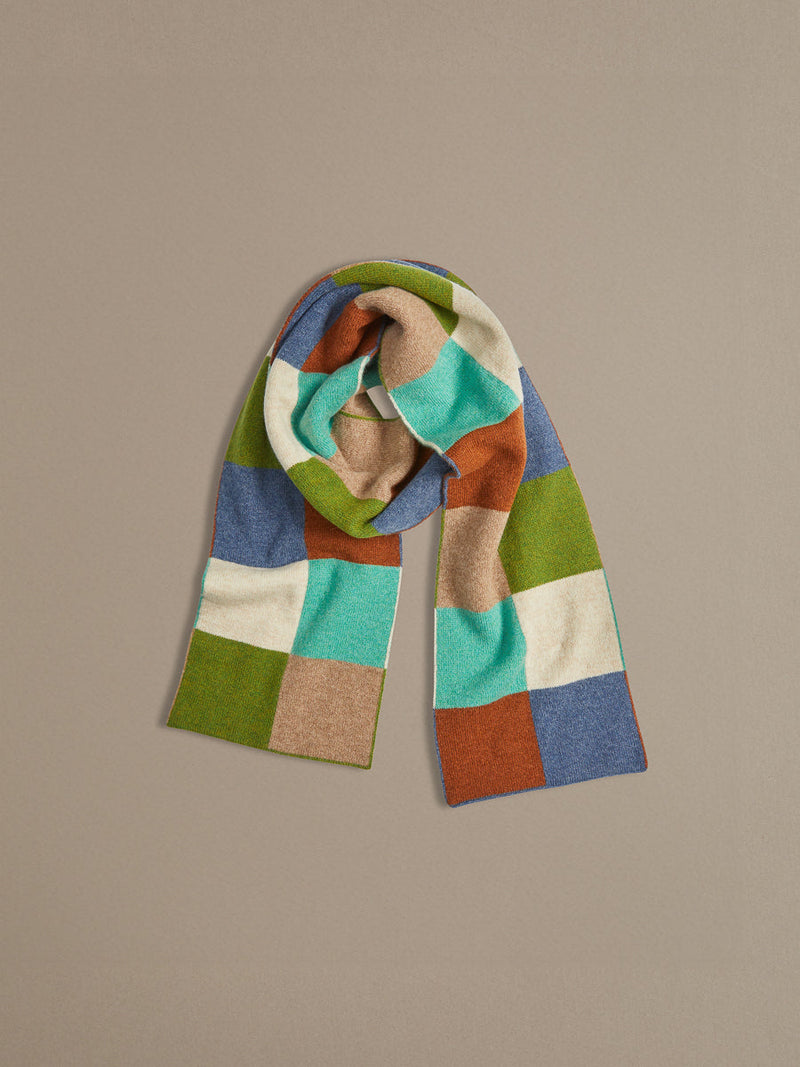 Cheguerboard scarf matcha green, rust,natural and blue