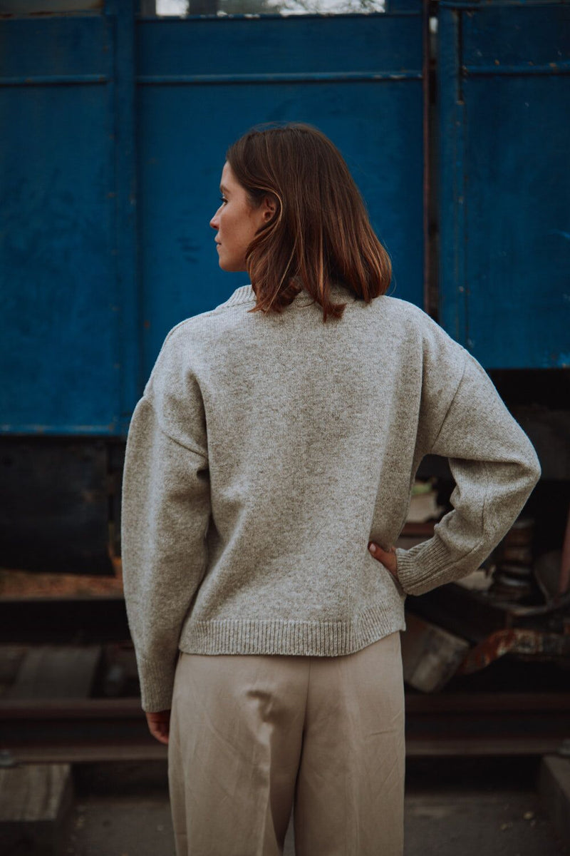 SANDRA Funnel-Neck Cardigan in Merino Wool - Beige. 100% cruelty- free and sustainable knitwear - L'envers 