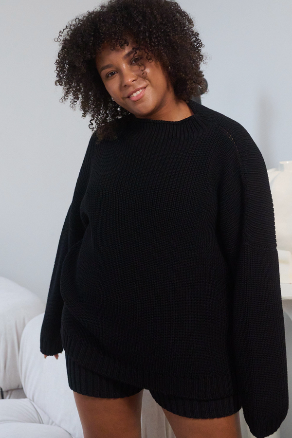 Laumės: Black Merino Wool Sweater