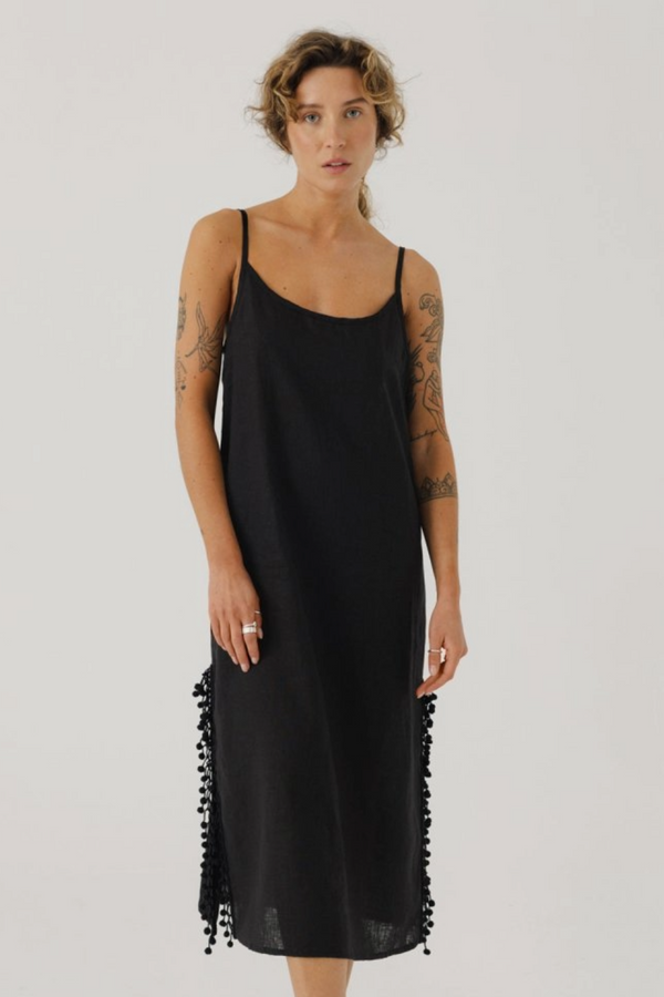 Aguonos: Black Linen Dress