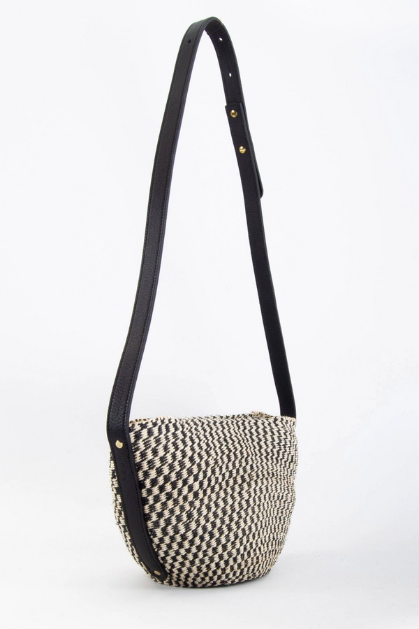Crossbody Basket Black