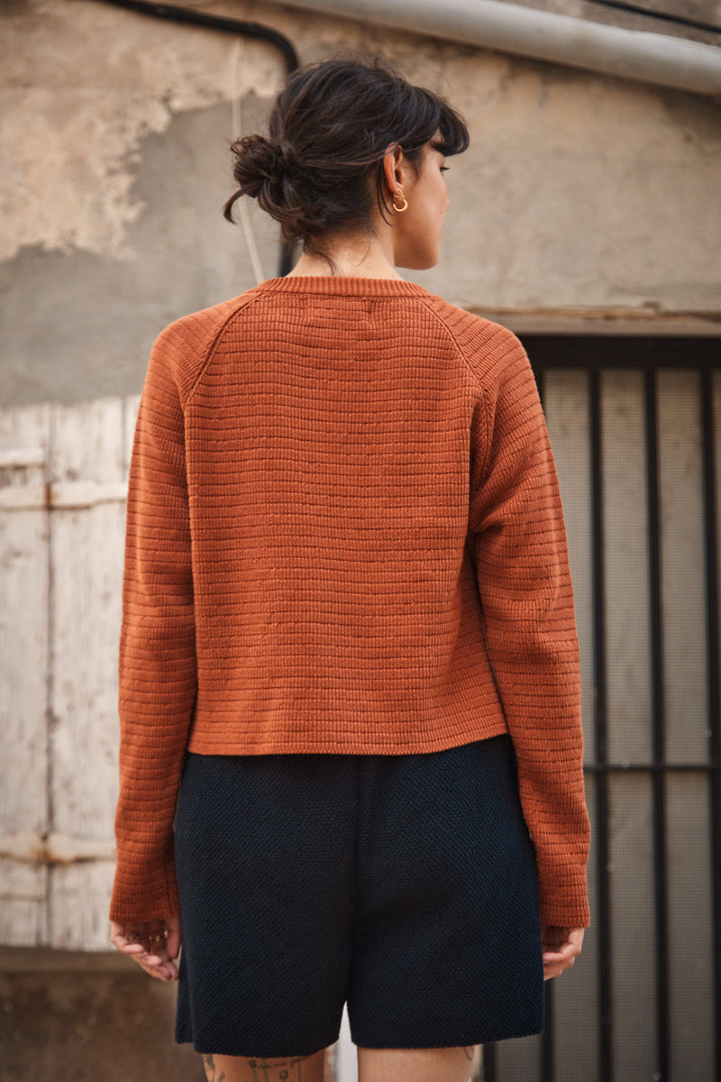 VALÉRIE Cropped Cardigan in Organic Cotton - Earth Red