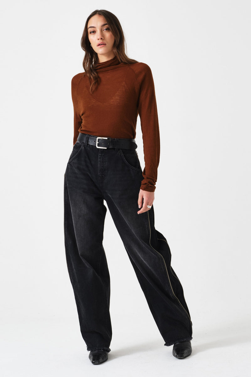 Bo Barrel Leg Zip Jean in Fairbanks