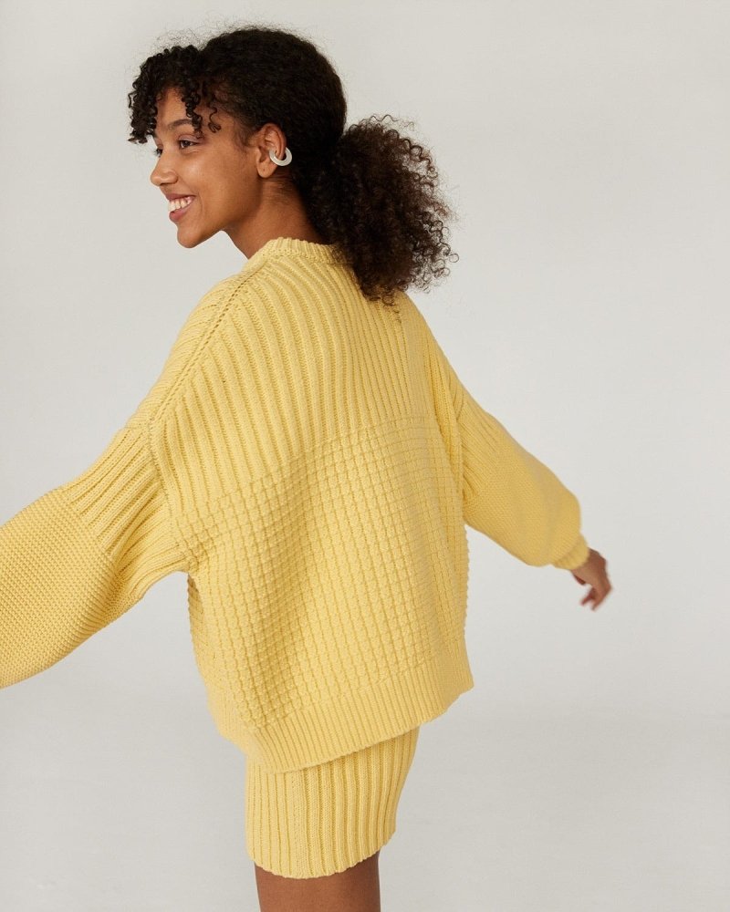 Delčia: Lemon Cotton Sweater & Shorts Set