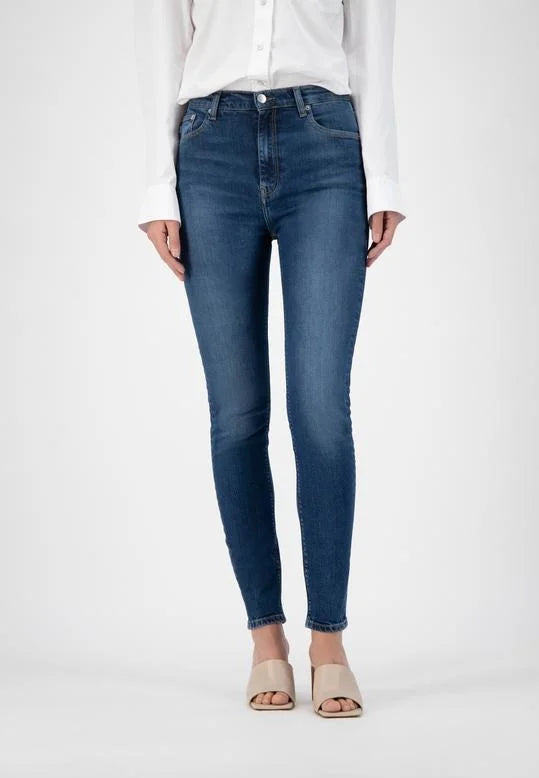 Sky Rise Skinny Jeans – Pure Blue