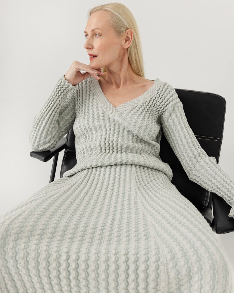 Žemės & Vagos: Sky Blue V - neck Sweater & A - line Skirt Set